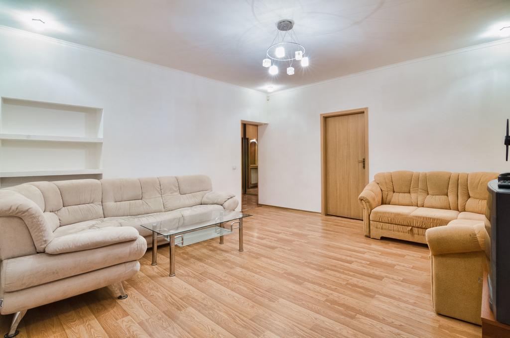 Apartamenty Lesi Ukrainky 17 Lviv Bilik gambar