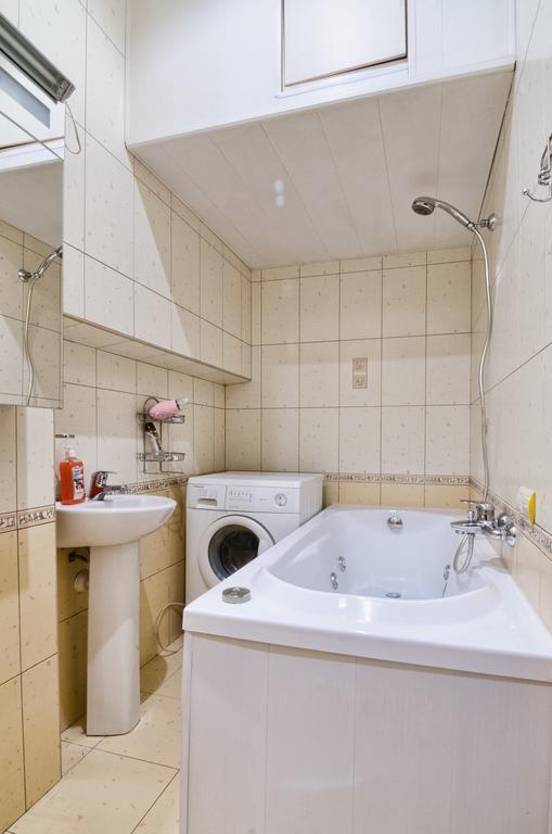 Apartamenty Lesi Ukrainky 17 Lviv Luaran gambar